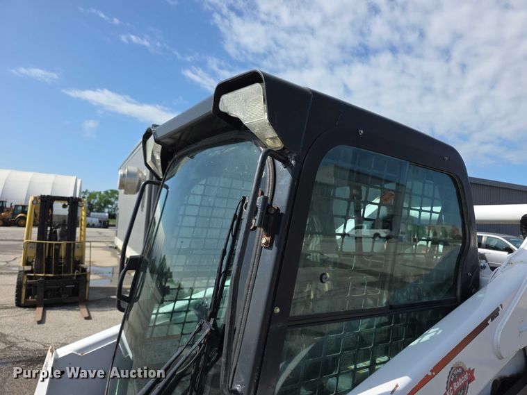 image for item FH6057 2015 Bobcat T770 tracked skid steer loader