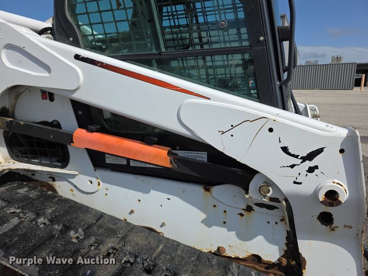 image for item FH6057 2015 Bobcat T770 tracked skid steer loader