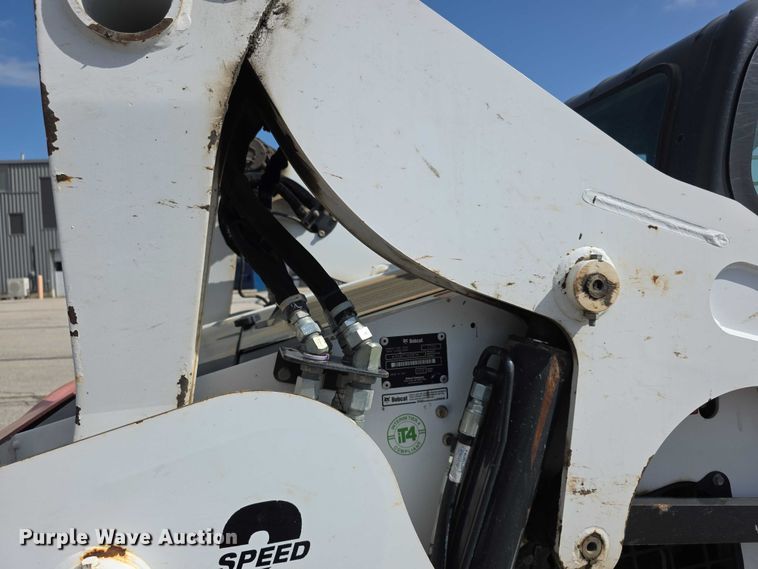 image for item FH6057 2015 Bobcat T770 tracked skid steer loader