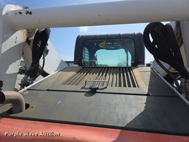 image for item FH6057 2015 Bobcat T770 tracked skid steer loader