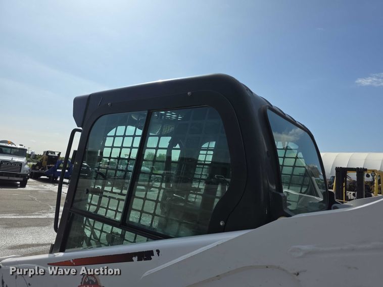 image for item FH6057 2015 Bobcat T770 tracked skid steer loader