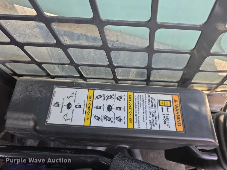 image for item FH6057 2015 Bobcat T770 tracked skid steer loader