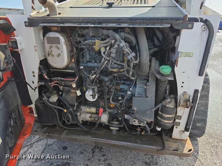 image for item FH6057 2015 Bobcat T770 tracked skid steer loader