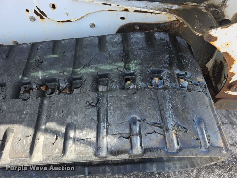 image for item FH6057 2015 Bobcat T770 tracked skid steer loader