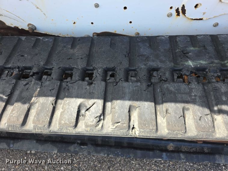 image for item FH6057 2015 Bobcat T770 tracked skid steer loader