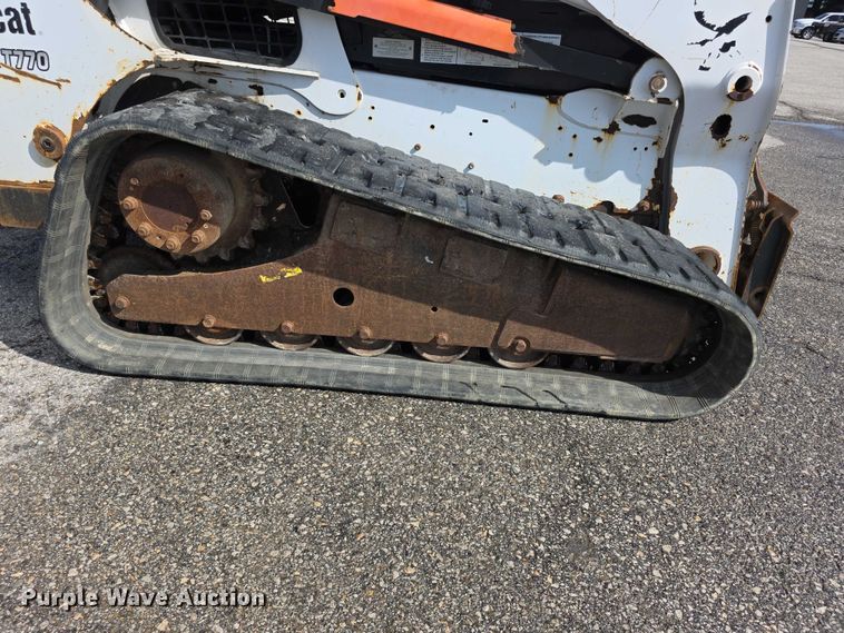 image for item FH6057 2015 Bobcat T770 tracked skid steer loader