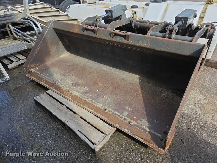 image for item FH6057 2015 Bobcat T770 tracked skid steer loader