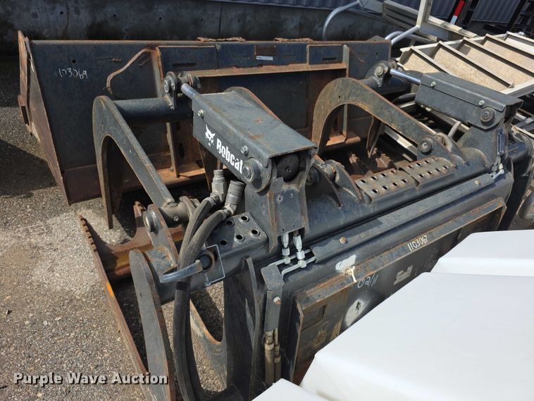 image for item FH6057 2015 Bobcat T770 tracked skid steer loader