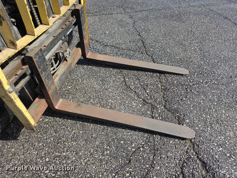 image for item FH6059 2006 Hyster H50FT forklift