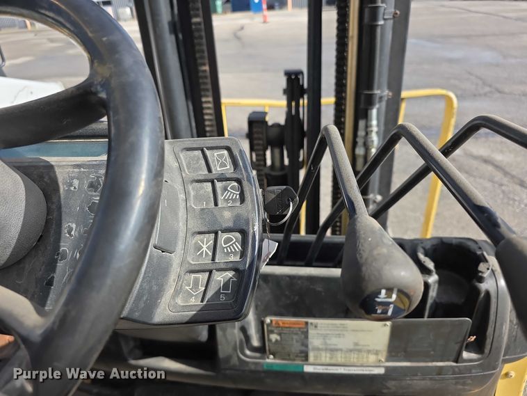 image for item FH6059 2006 Hyster H50FT forklift