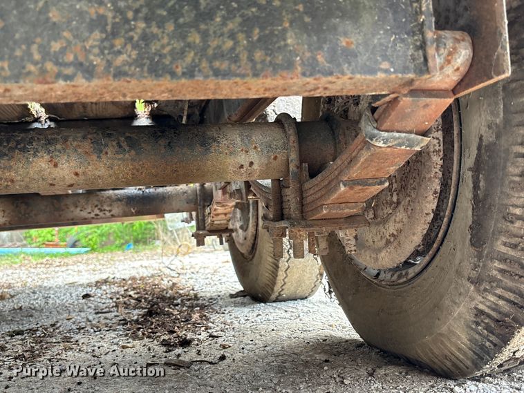 image for item FH7072 Utility trailer