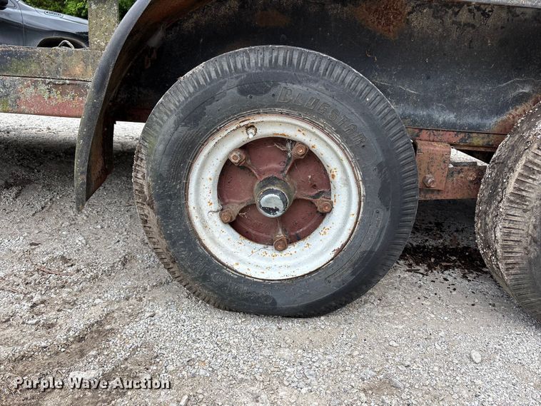 image for item FH7072 Utility trailer