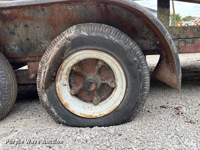 image for item FH7072 Utility trailer