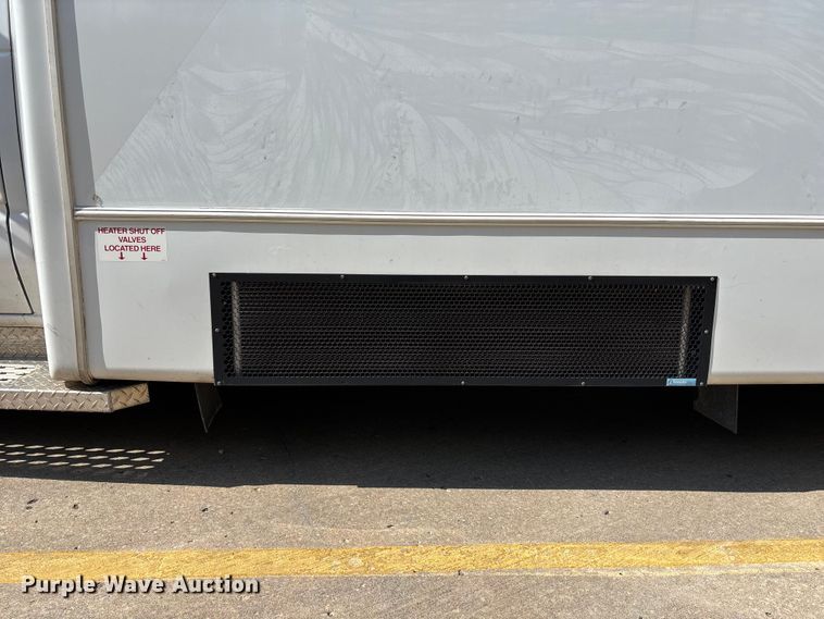 image for item FH7076 2014 Ford E450 shuttle bus