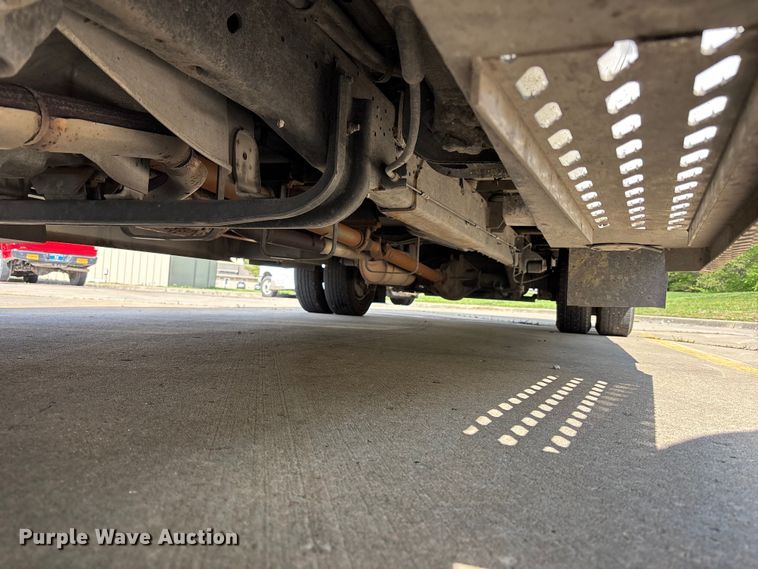 image for item FH7076 2014 Ford E450 shuttle bus