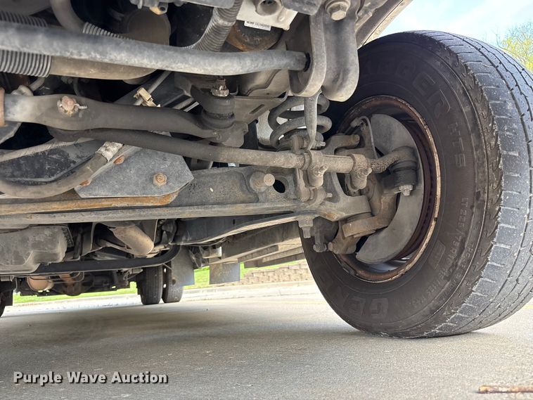image for item FH7076 2014 Ford E450 shuttle bus