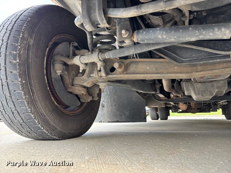 image for item FH7076 2014 Ford E450 shuttle bus