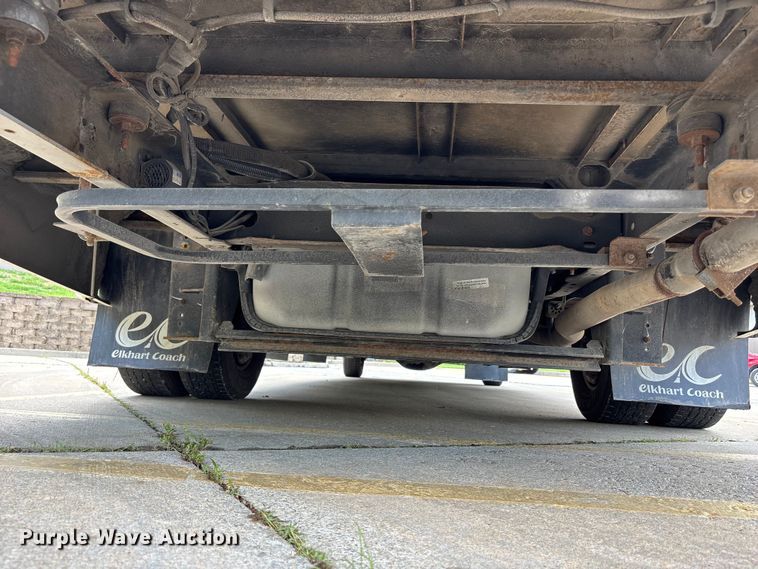 image for item FH7076 2014 Ford E450 shuttle bus