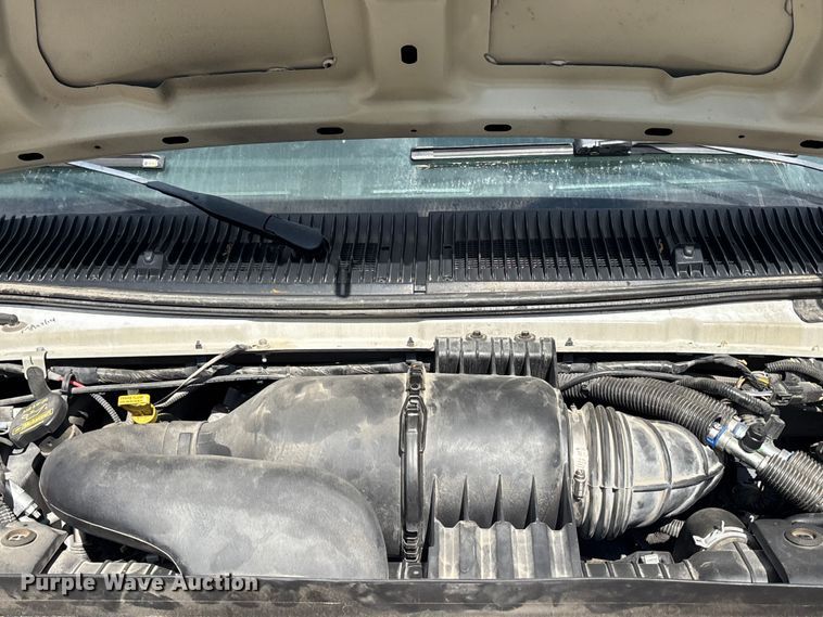 image for item FH7076 2014 Ford E450 shuttle bus