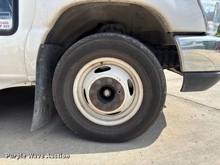 image for item FH7076 2014 Ford E450 shuttle bus