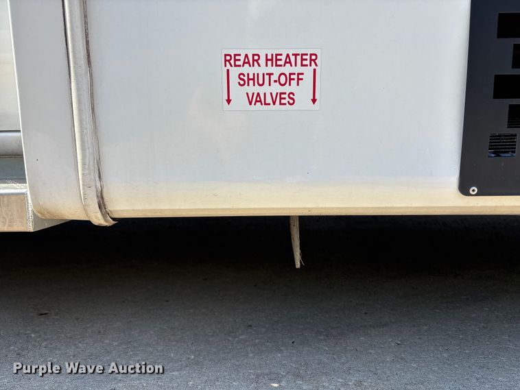 image for item FH7077 2018 Ford E450 shuttle bus