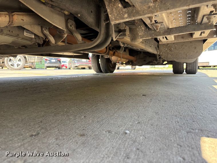 image for item FH7077 2018 Ford E450 shuttle bus