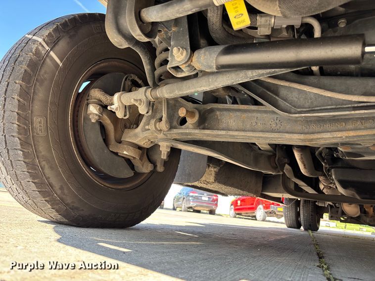 image for item FH7077 2018 Ford E450 shuttle bus