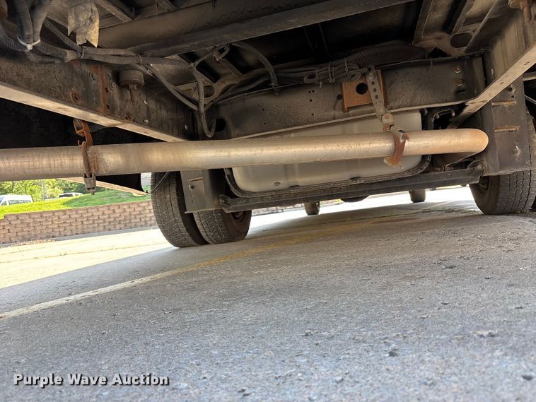 image for item FH7077 2018 Ford E450 shuttle bus