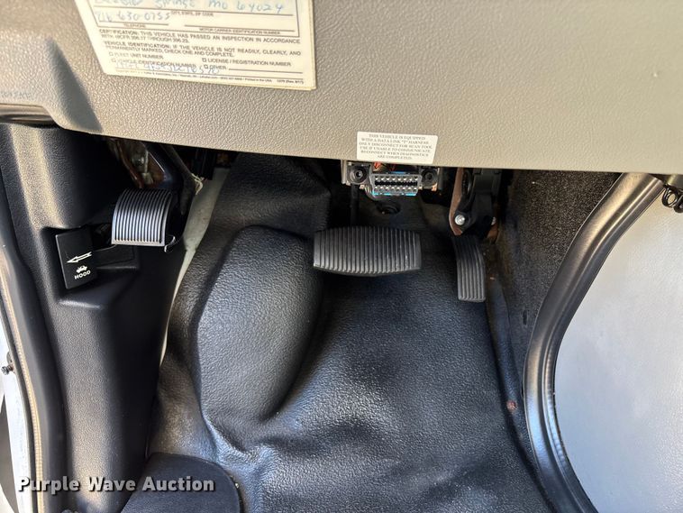 image for item FH7077 2018 Ford E450 shuttle bus