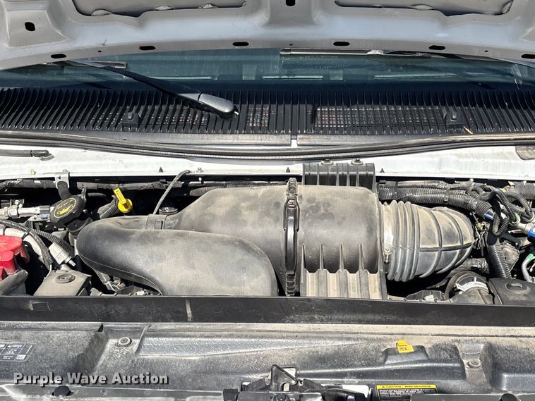 image for item FH7077 2018 Ford E450 shuttle bus
