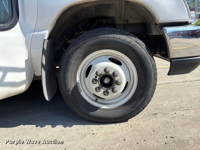 image for item FH7077 2018 Ford E450 shuttle bus