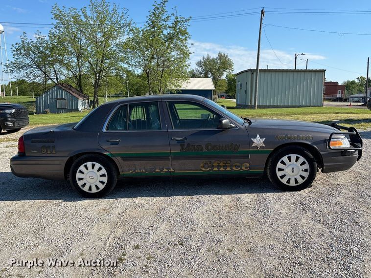 image for item FH7109 2009 Ford Crown Victoria 