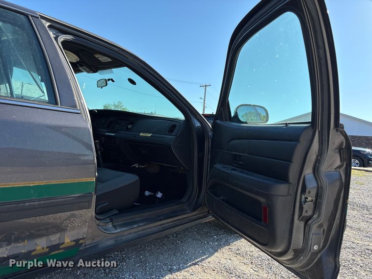 image for item FH7109 2009 Ford Crown Victoria 