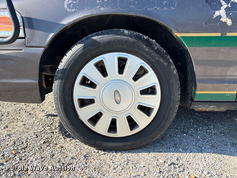 image for item FH7109 2009 Ford Crown Victoria 