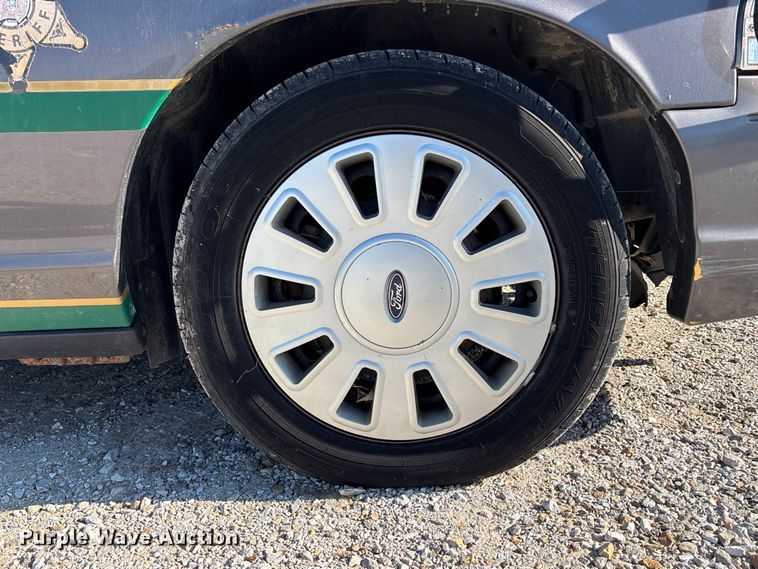 image for item FH7109 2009 Ford Crown Victoria 