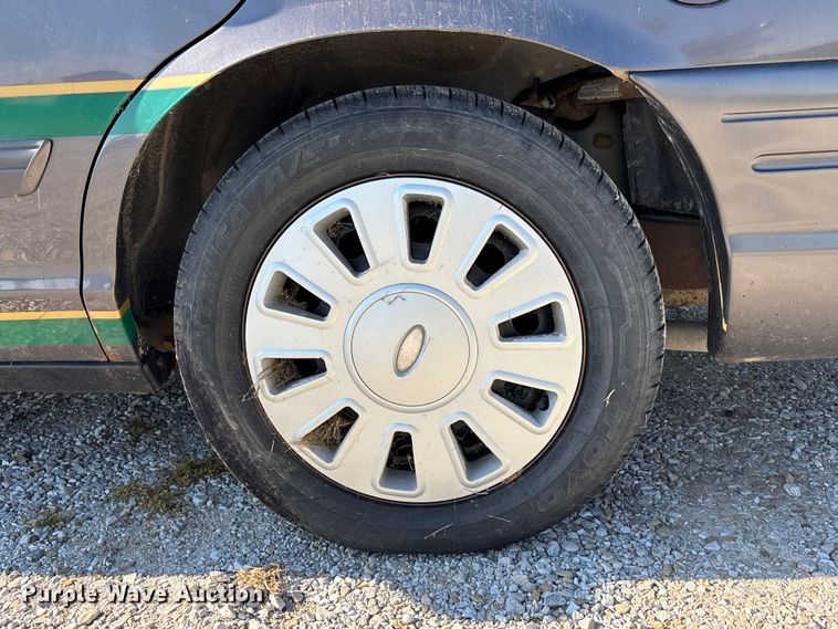 image for item FH7109 2009 Ford Crown Victoria 