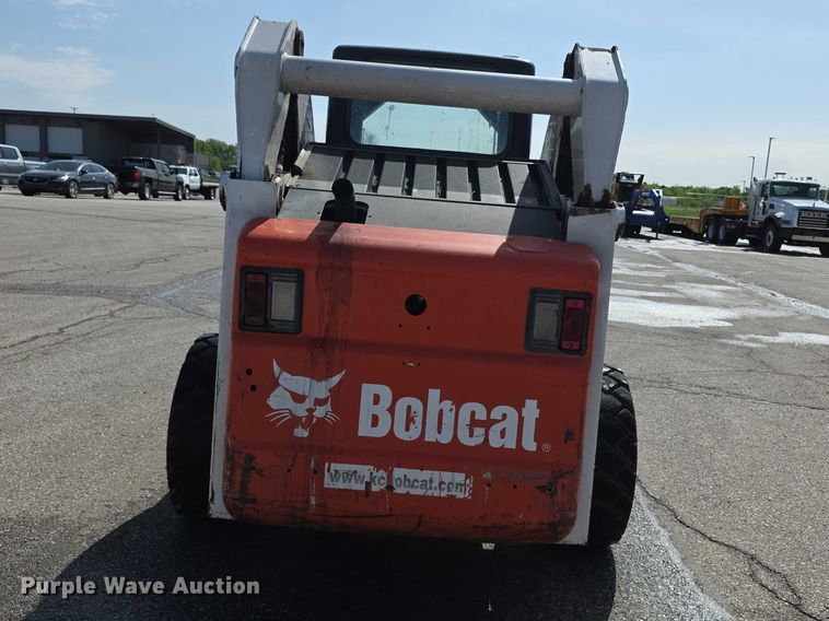 image for item FI0940 2005 Bobcat S250 skid steer loader
