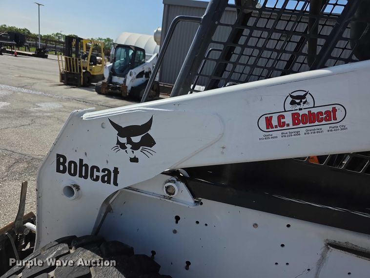 image for item FI0940 2005 Bobcat S250 skid steer loader