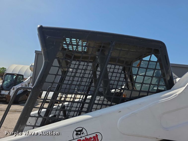 image for item FI0940 2005 Bobcat S250 skid steer loader