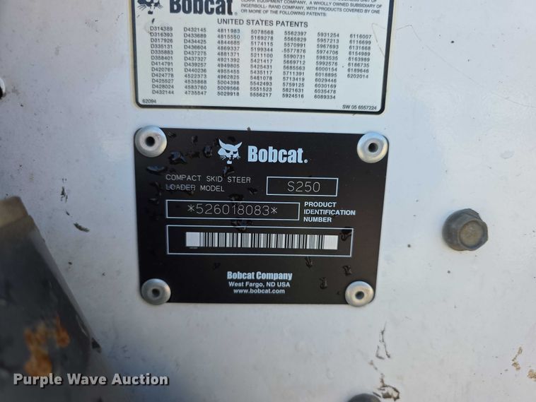 image for item FI0940 2005 Bobcat S250 skid steer loader