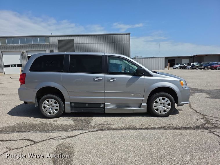 image for item FI0941 2017 Dodge Grand Caravan handicap accessible van