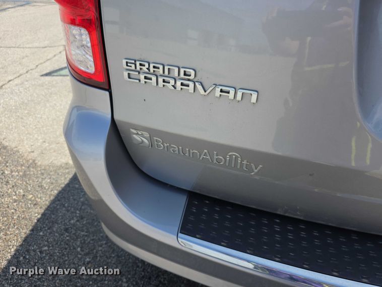 image for item FI0941 2017 Dodge Grand Caravan handicap accessible van