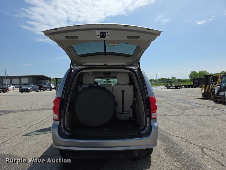 image for item FI0941 2017 Dodge Grand Caravan handicap accessible van