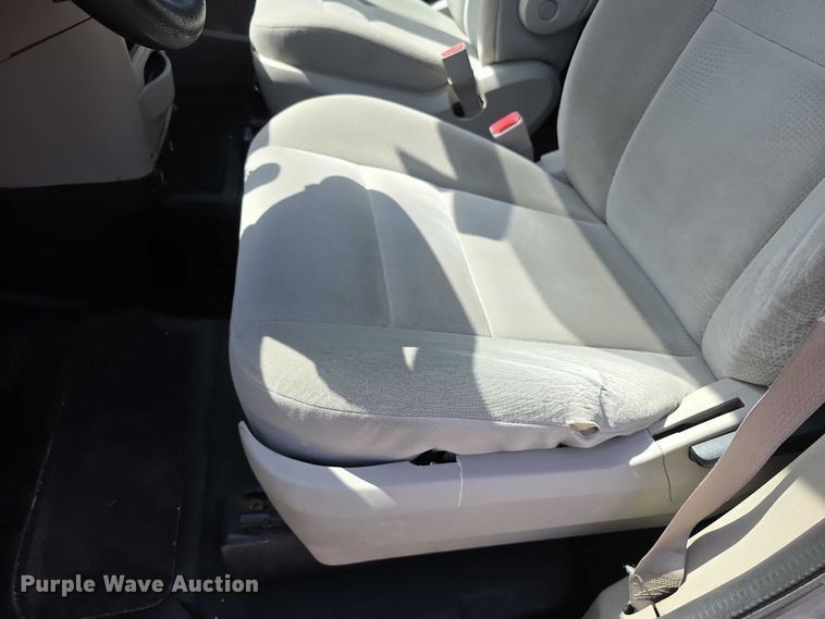 image for item FI0941 2017 Dodge Grand Caravan handicap accessible van