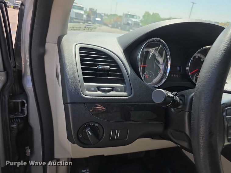 image for item FI0941 2017 Dodge Grand Caravan handicap accessible van