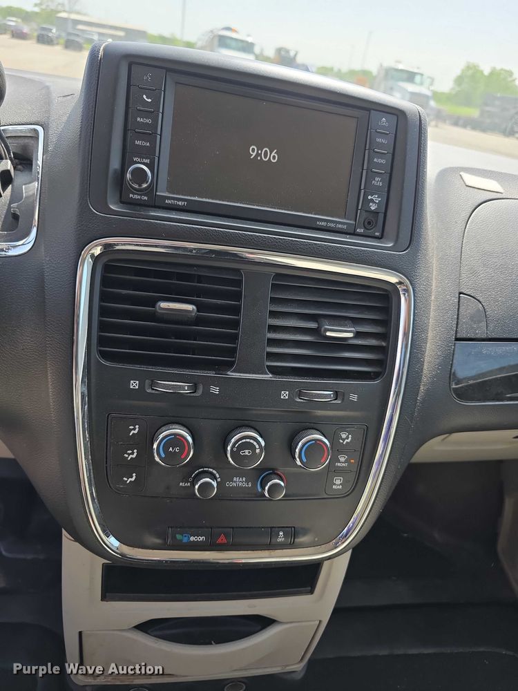 image for item FI0941 2017 Dodge Grand Caravan handicap accessible van