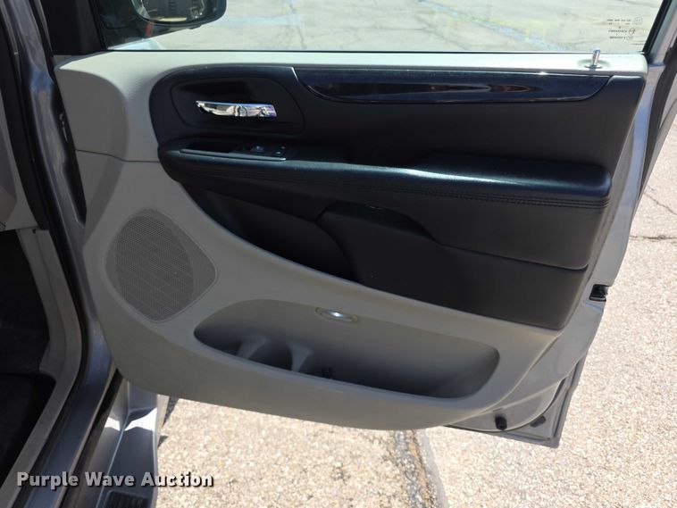 image for item FI0941 2017 Dodge Grand Caravan handicap accessible van