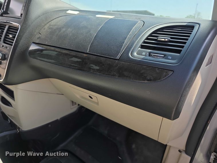 image for item FI0941 2017 Dodge Grand Caravan handicap accessible van