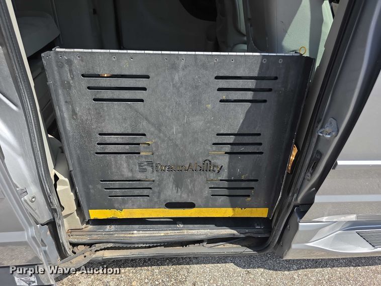 image for item FI0941 2017 Dodge Grand Caravan handicap accessible van