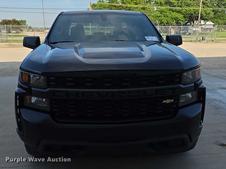 image for item FI0950 2020 Chevy Silverado 1500 Crew Cab pickup truck